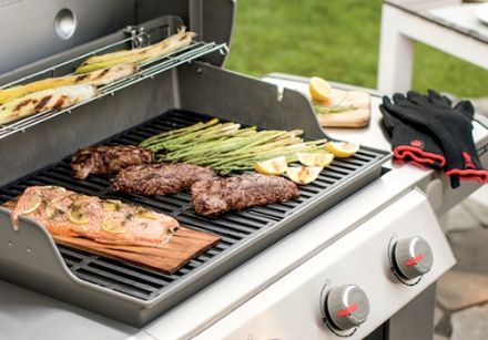 How do you choose the best outdoor grill and accessories for your needs? 3. Grids materials