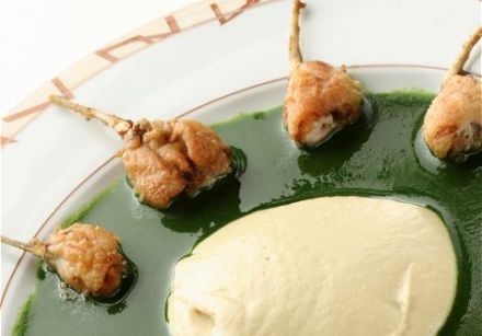 Frog's Legs with Garlic Purée and Parsley Jus