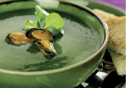 Lamb's Lettuce Soup with Mussels