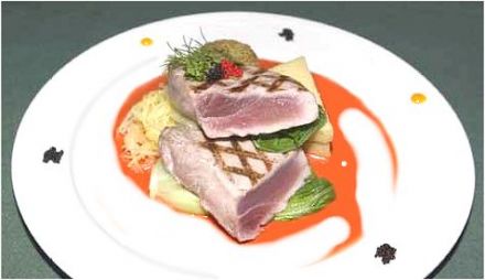 Grilled Tuna with Roasted Pepper and Fennel Sauce