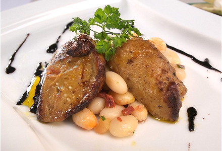 White Beans and Pan-Seared Duck Foie Gras with Aged Port and Balsamic Reduction