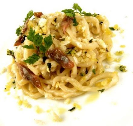 Pici con le briciole – Handmade spaghetti with bread crumbs and anchovies 