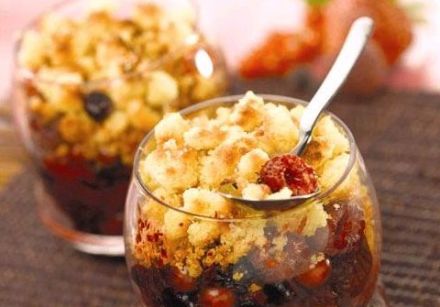 Crunchy Berry Crumble with Bread Crumbs and Quick Tapioca