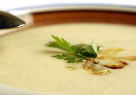 Tourin blanchi (Garlic soup) 