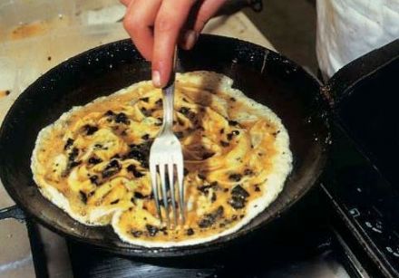Omelette with black truffles from the Quercy