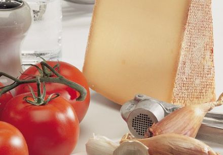 Valais Fondue with Tomato