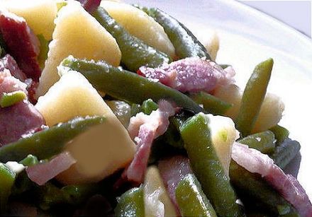 Liege-Style Salad with Potatoes, Green Beans and Bacon