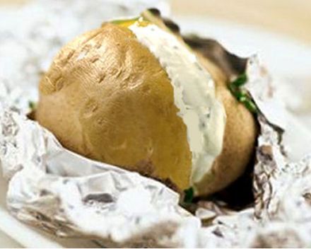 Potatoes Baked in Foil with Chive Cream