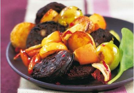 Pan-Fried Blood Sausages with Apples and Potatoes 