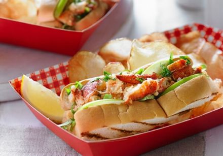 Beurre blanc lobster roll