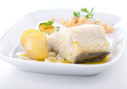 Boiled Cod with Potatoes or Chickpeas - Bacalhau cozido com todos o batata
