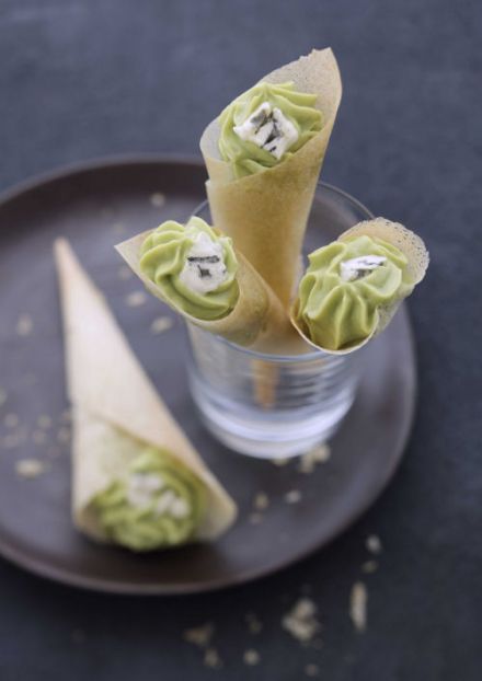 Crispy Cones with Avocado Cream and Bresse Bleu 1