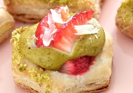 Strawberry Pistachio Cream Tarts 1